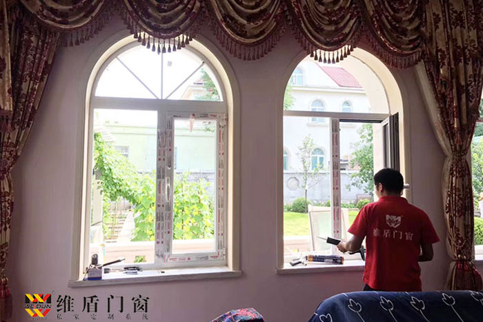 维盾断桥铝门窗安装现场